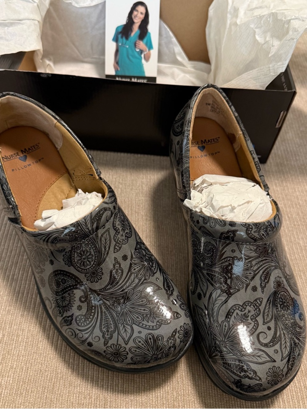 Pillow top Nurse Mates Gray Paisley Slip-On Work Clogs Medical RN LVN CNA Shoes